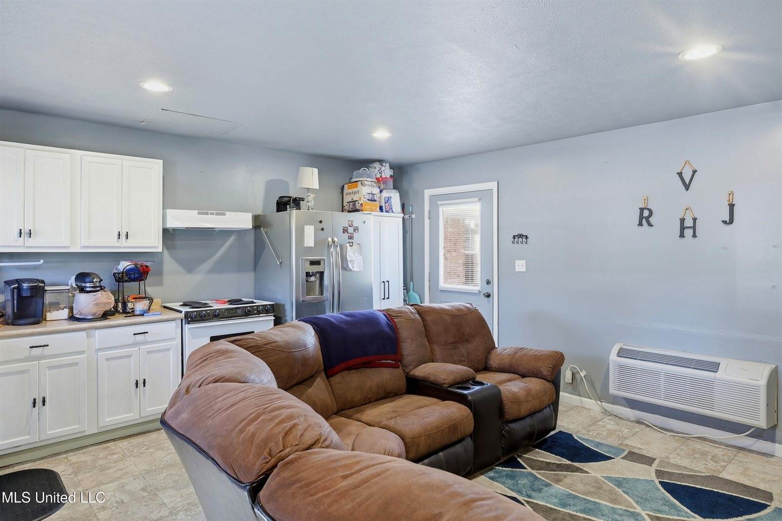 3945 Country Club Drive, Jackson, MS 39213