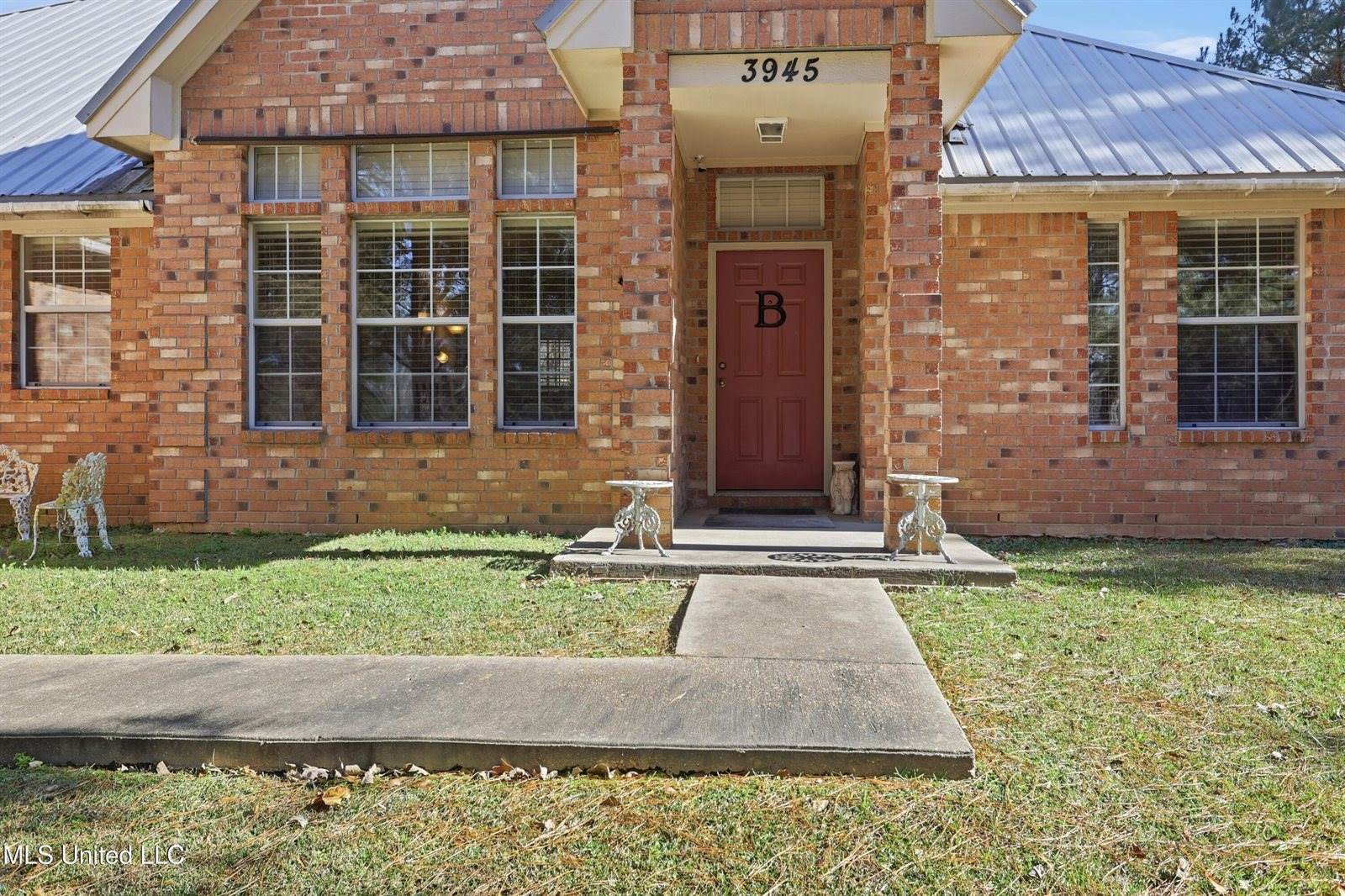 3945 Country Club Drive, Jackson, MS 39213