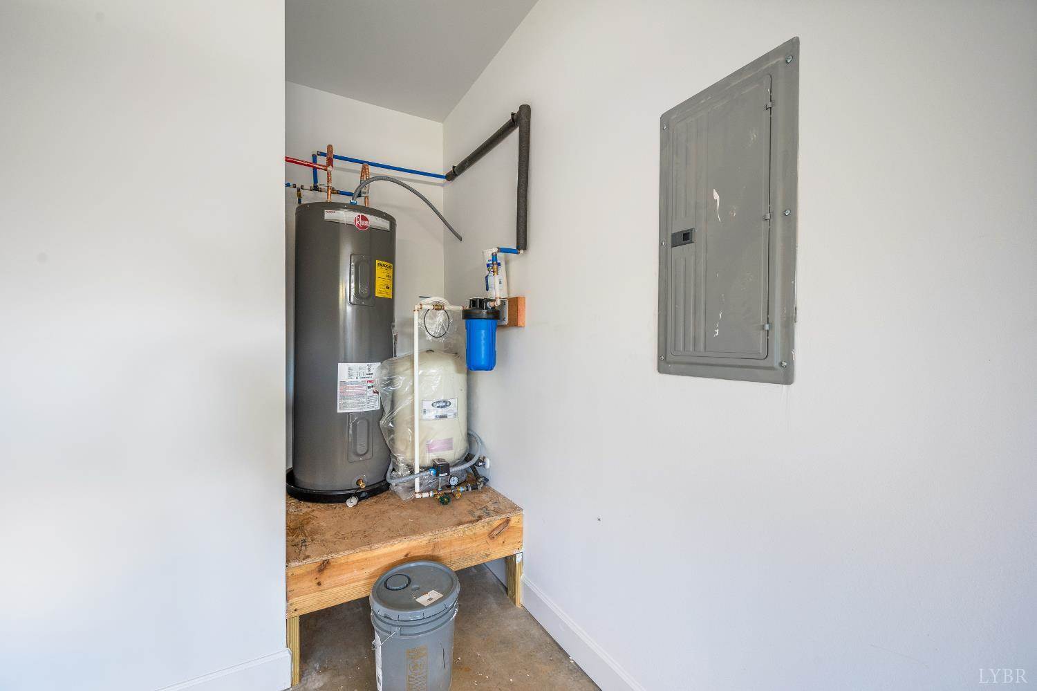 10578 Leesville Road, Lynch Station, VA 24571