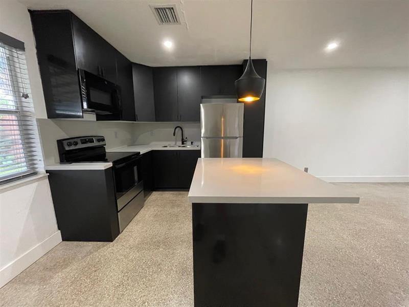 975 NE 40th St A, #A, Oakland Park, FL 33334