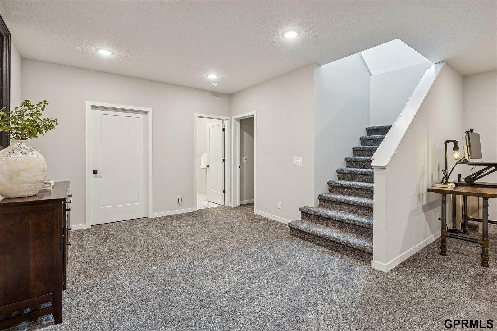 4545 South 203 Street, Omaha, NE 68135