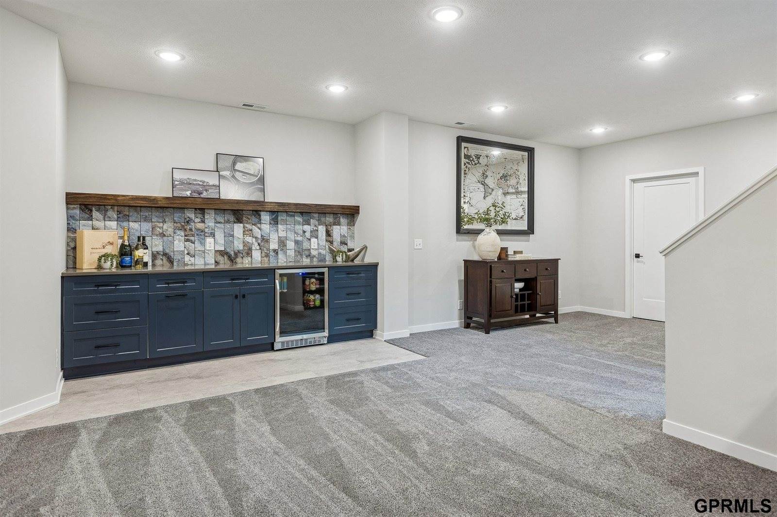 4545 South 203 Street, Omaha, NE 68135