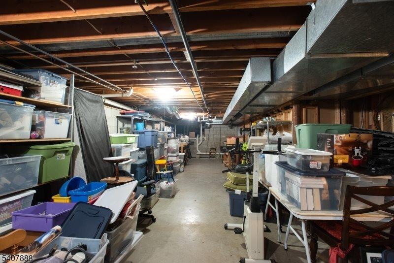 13 Deer Path Cir, Green Brook Township, NJ 08812