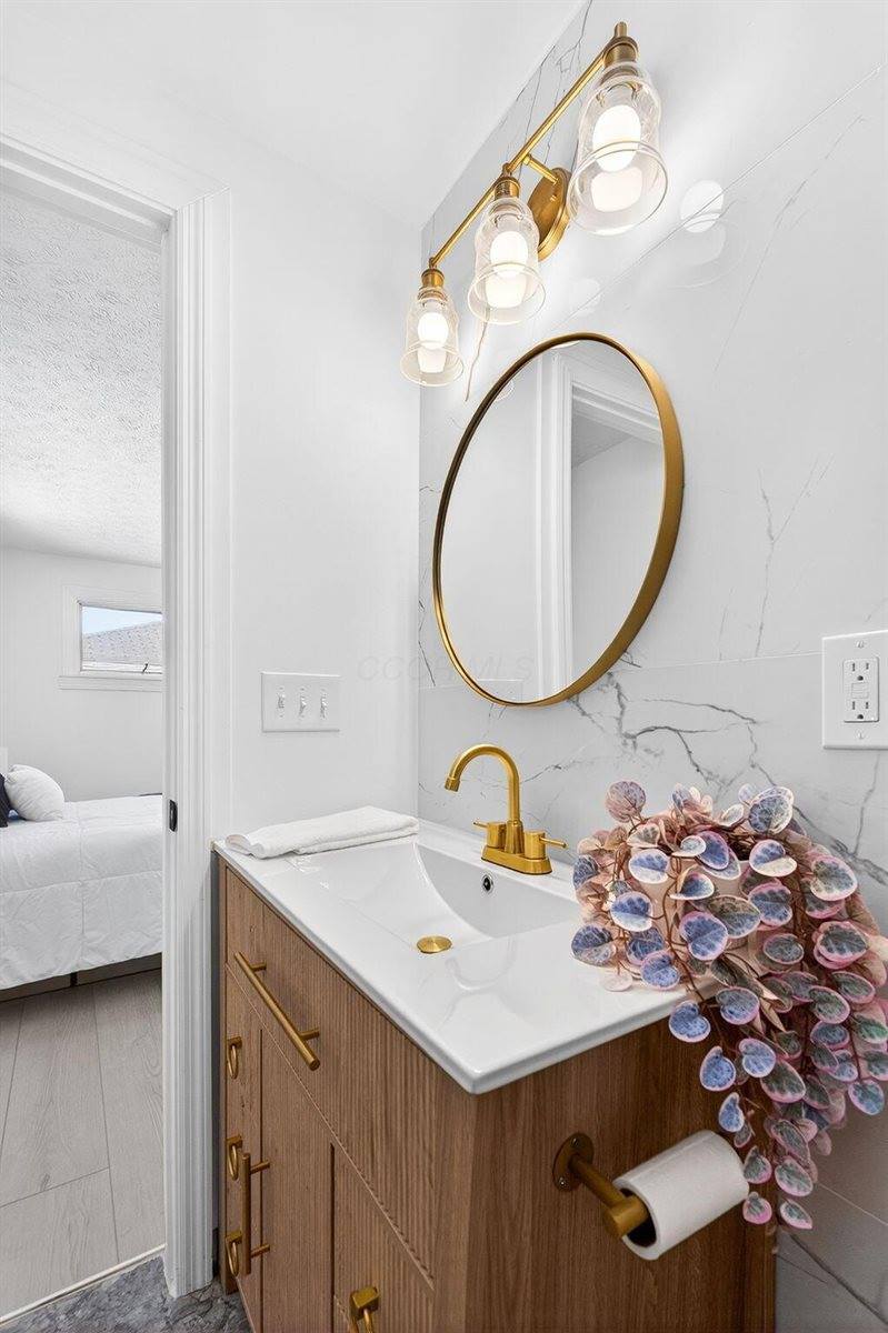 1561 Haft Drive, Reynoldsburg, OH 43068