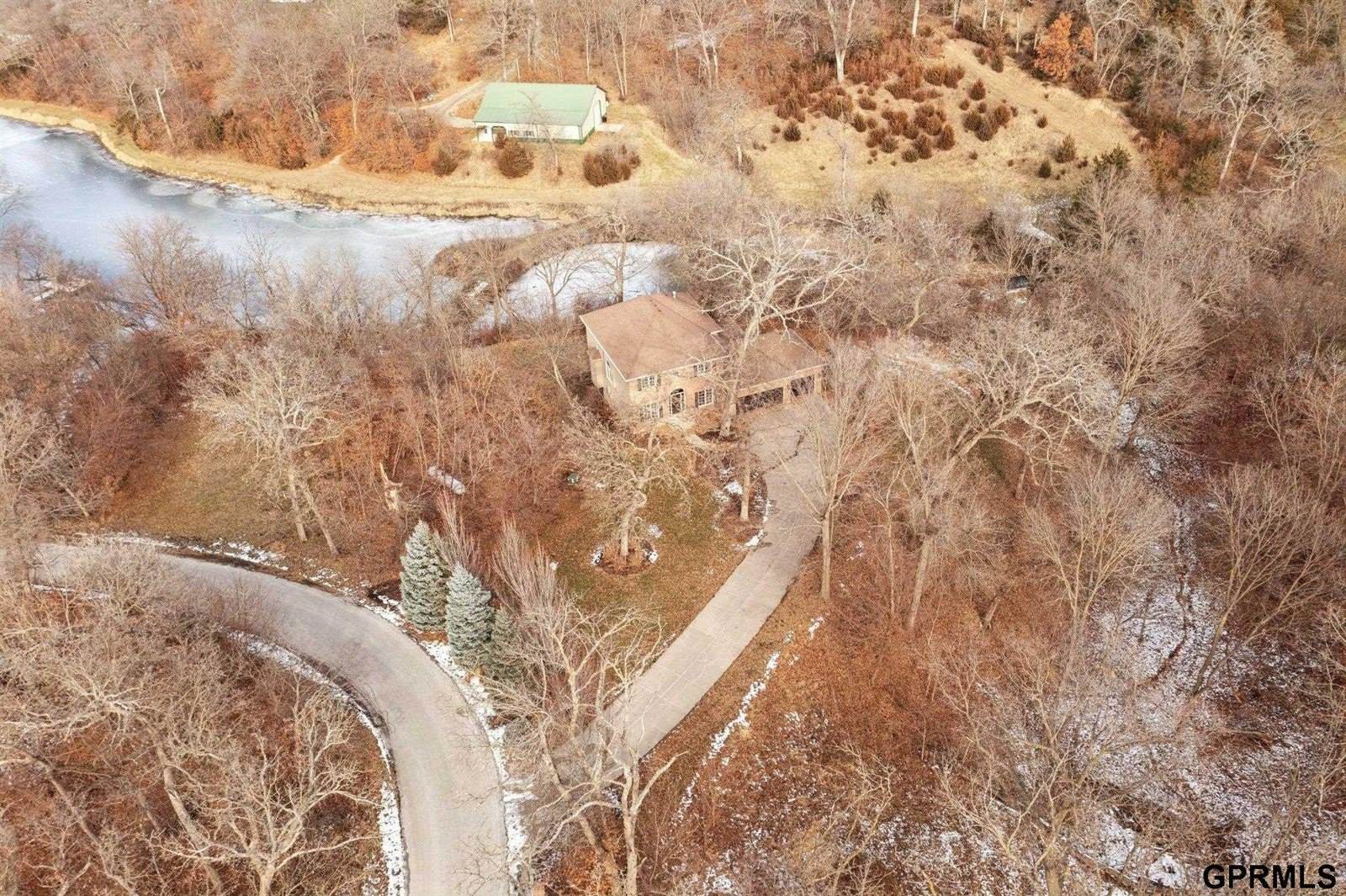 19719 Raven Drive, Louisville, NE 68037