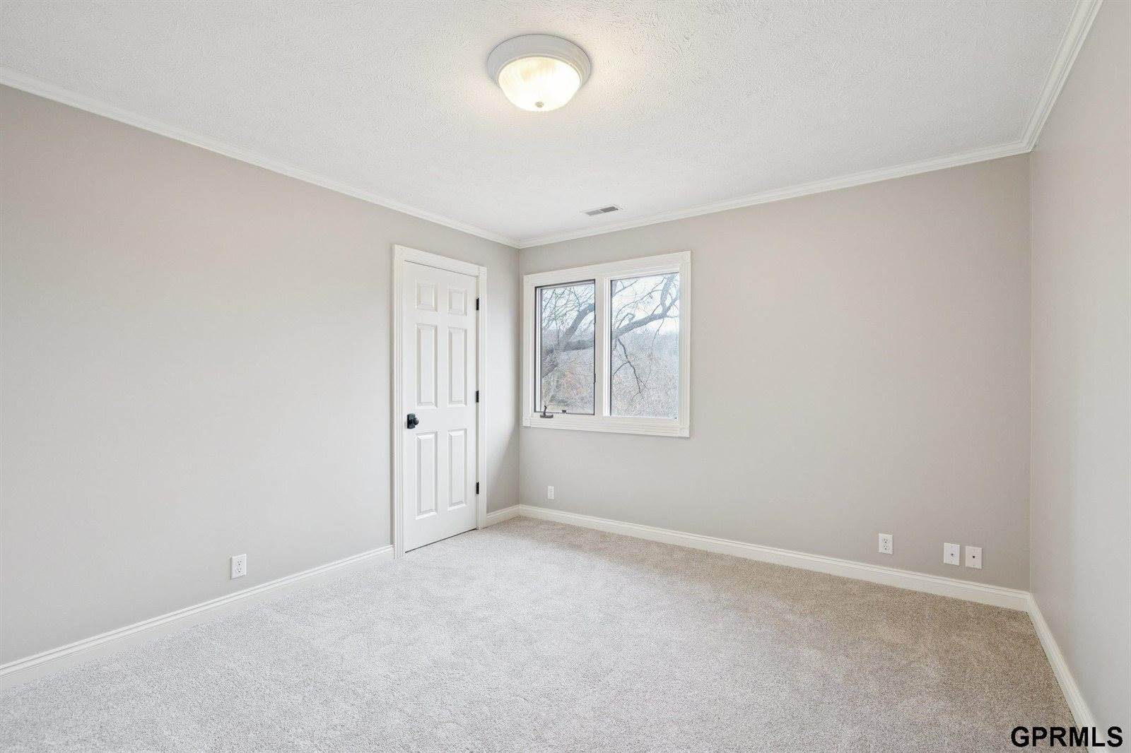 19719 Raven Drive, Louisville, NE 68037