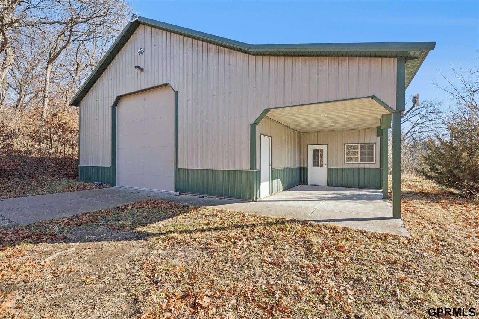 19719 Raven Drive, Louisville, NE 68037