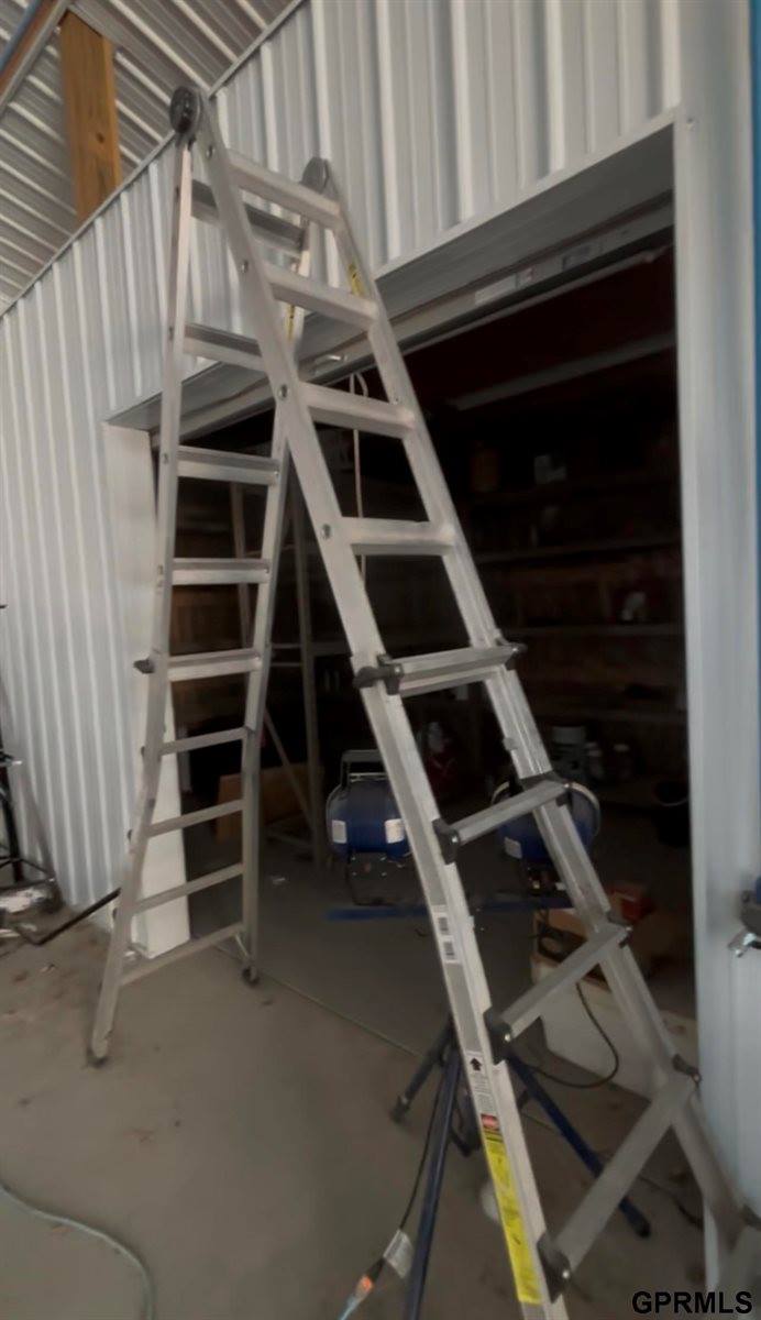 19719 Raven Drive, Louisville, NE 68037