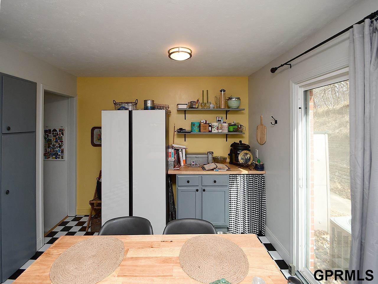 128 Arbor Court, Omaha, NE 68108