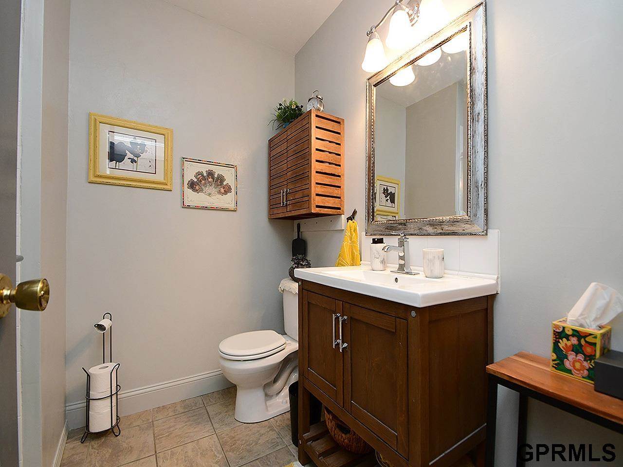 128 Arbor Court, Omaha, NE 68108