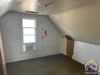 202 NE Roberts, Melvern, KS 66510