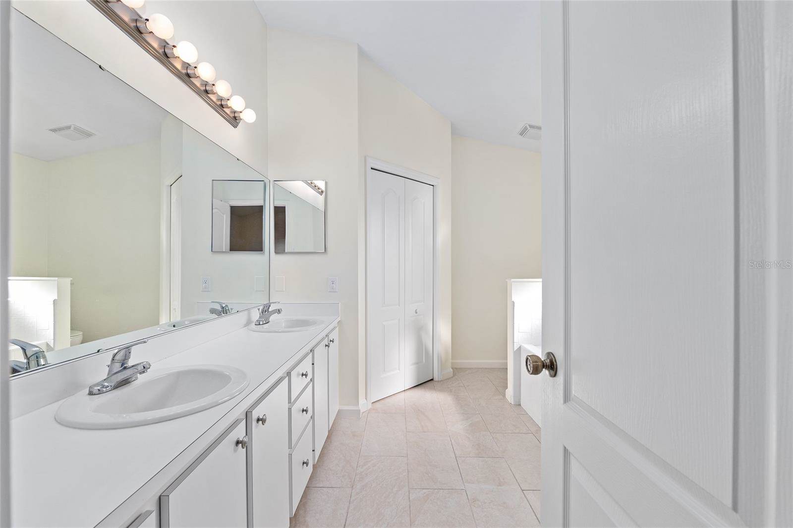 6130 NW 36TH Drive, Gainesville, FL 32653
