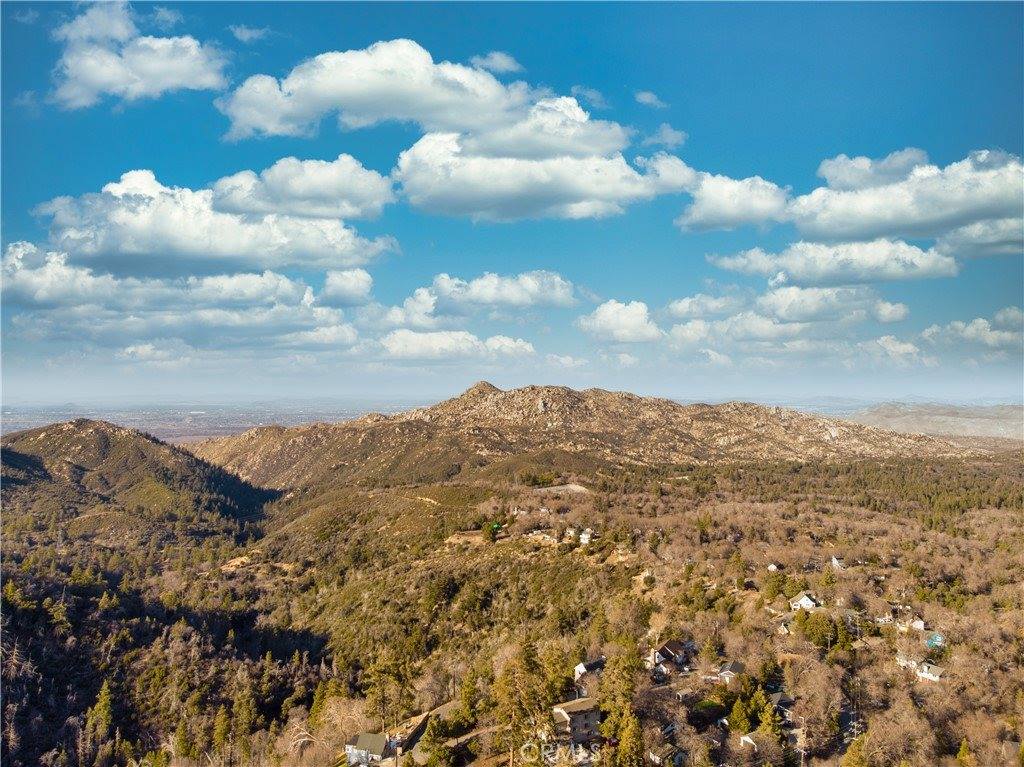 1243 Grass Valley, Lake Arrowhead, CA 92352