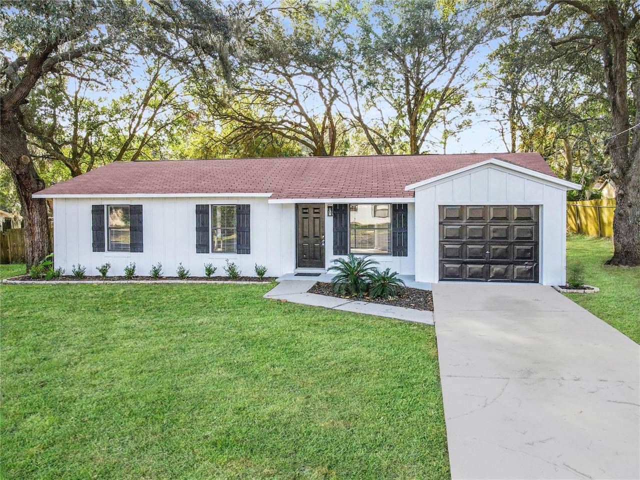 11520 SE 129TH Place, Ocklawaha, FL 32179