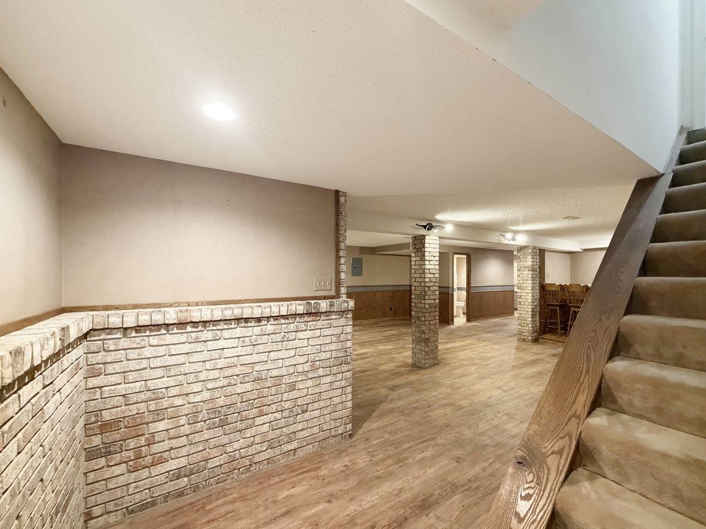 1020 Bertram Drive, #17-1, Freeport, IL 61032