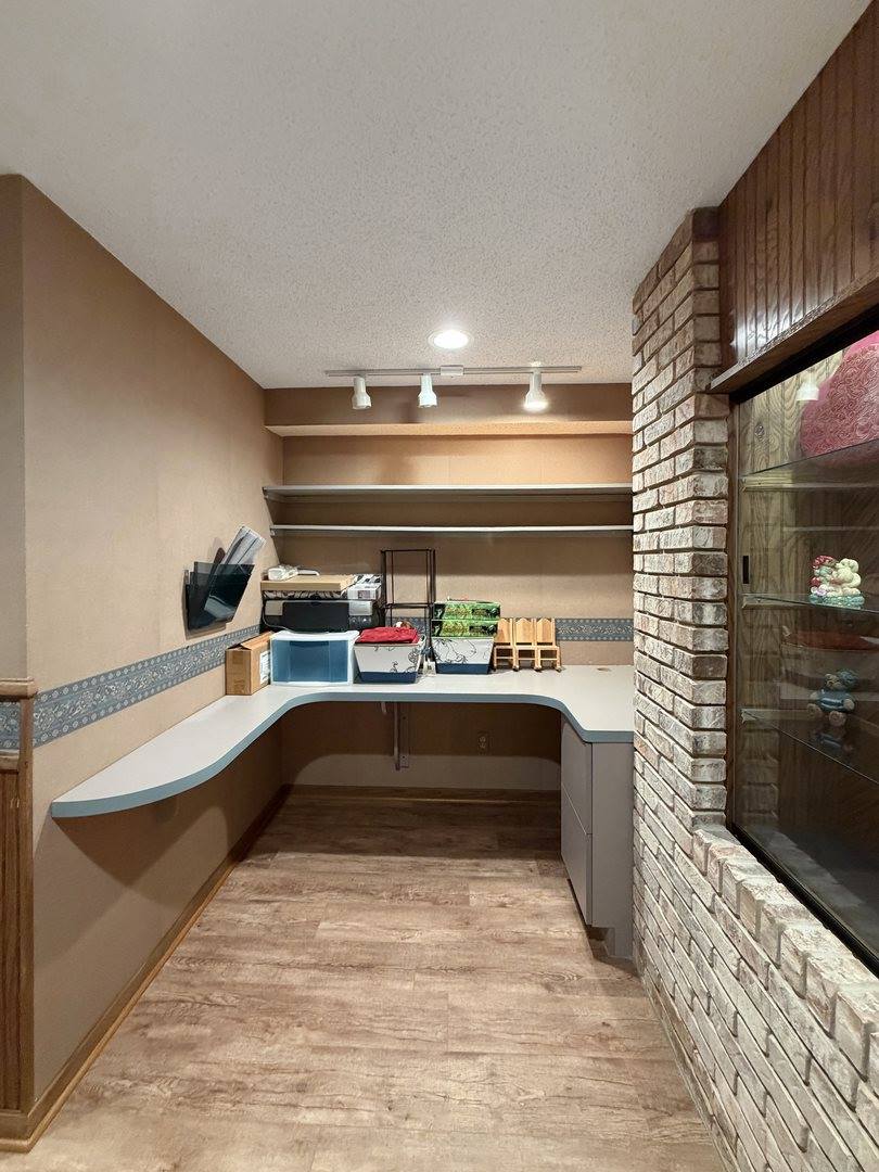 1020 Bertram Drive, #17-1, Freeport, IL 61032