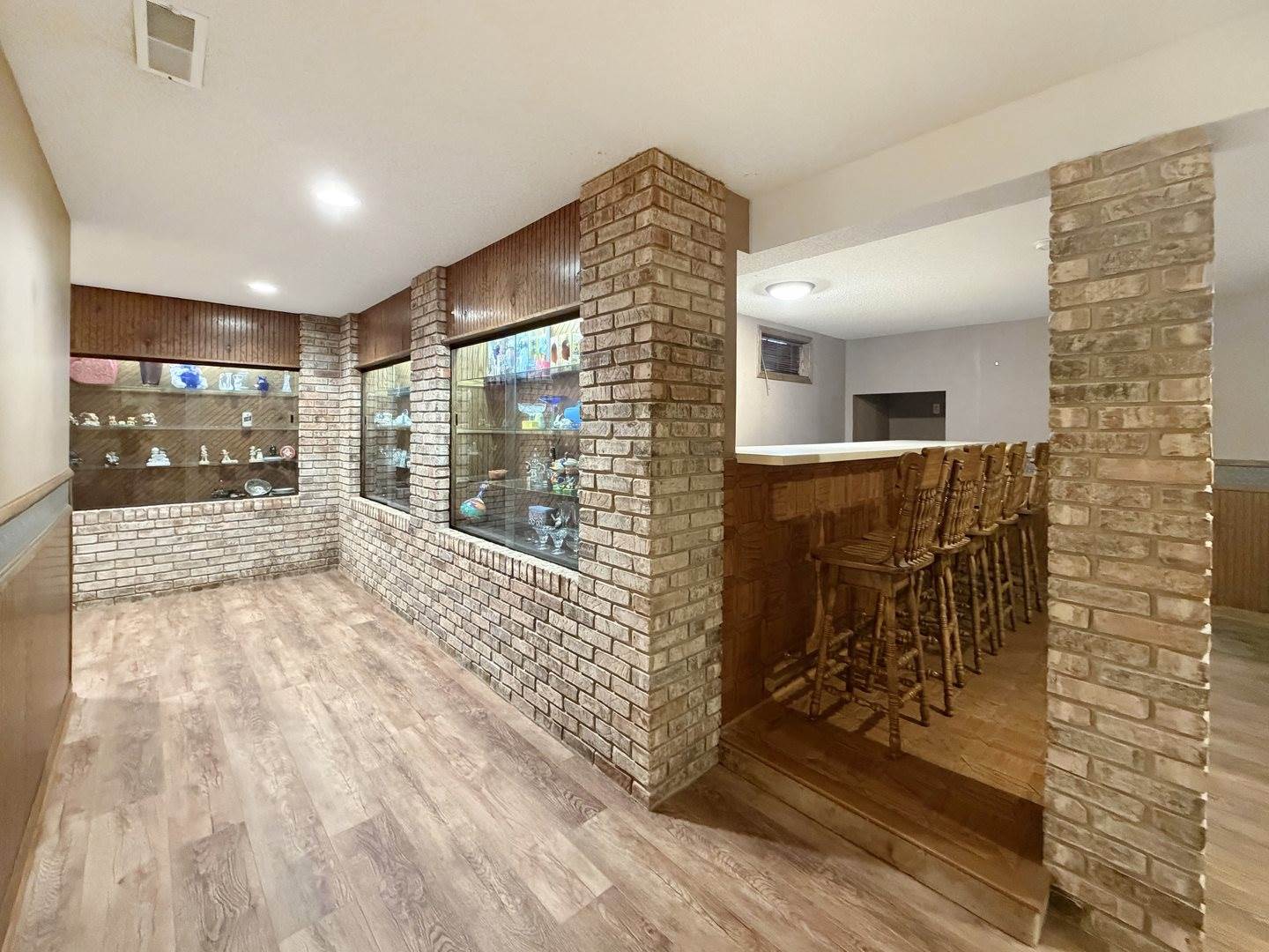 1020 Bertram Drive, #17-1, Freeport, IL 61032