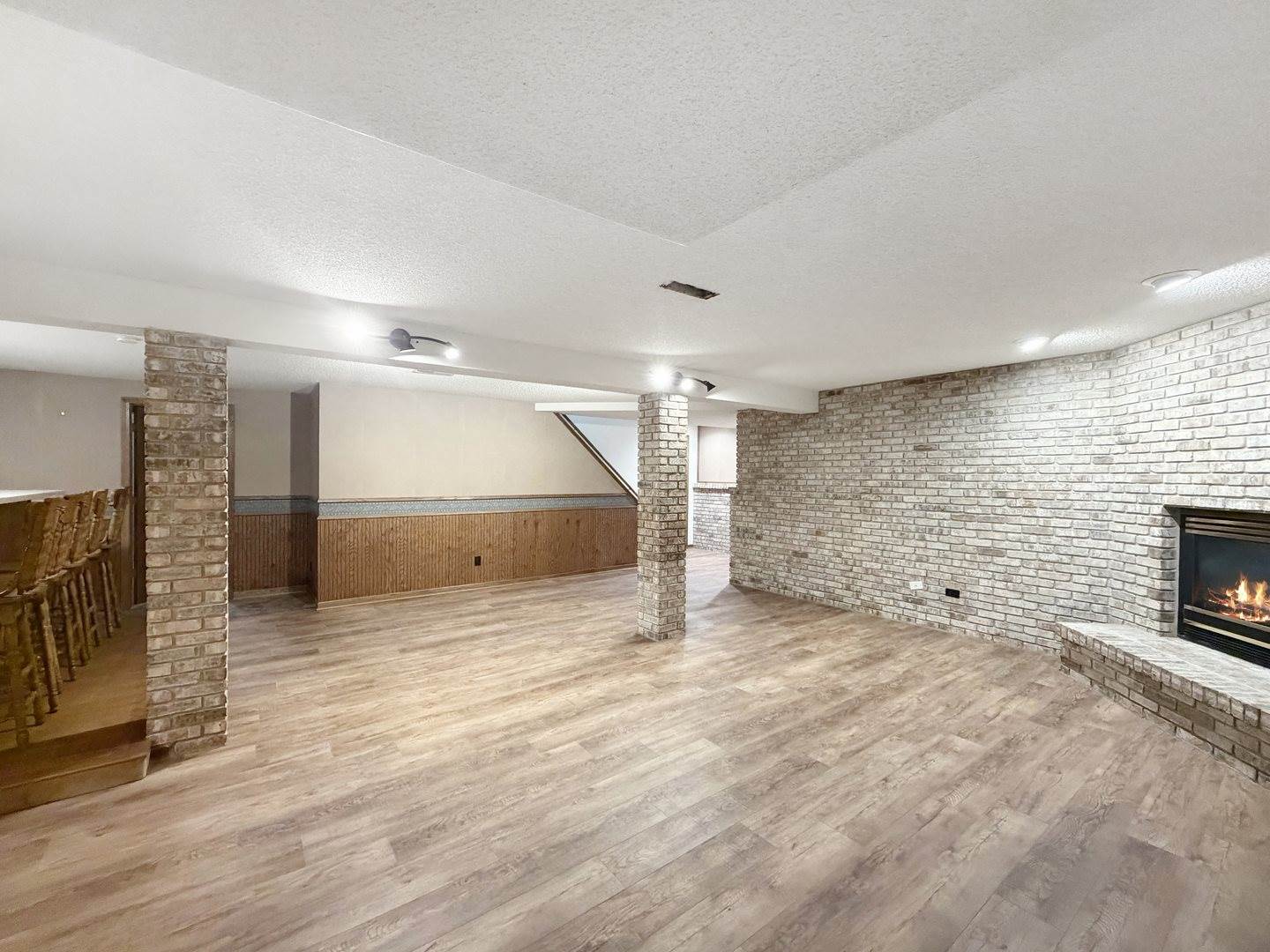 1020 Bertram Drive, #17-1, Freeport, IL 61032