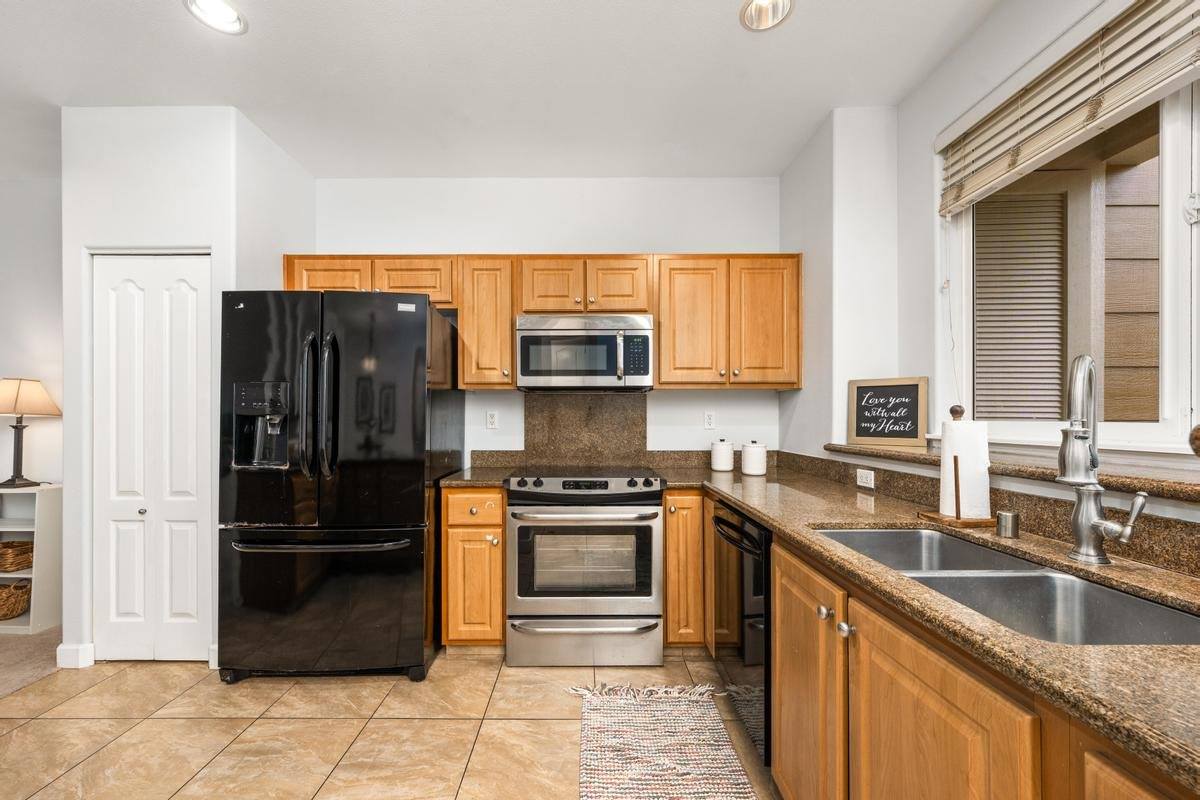 75-5919 Alii Dr, Kailua Kona, HI 96740