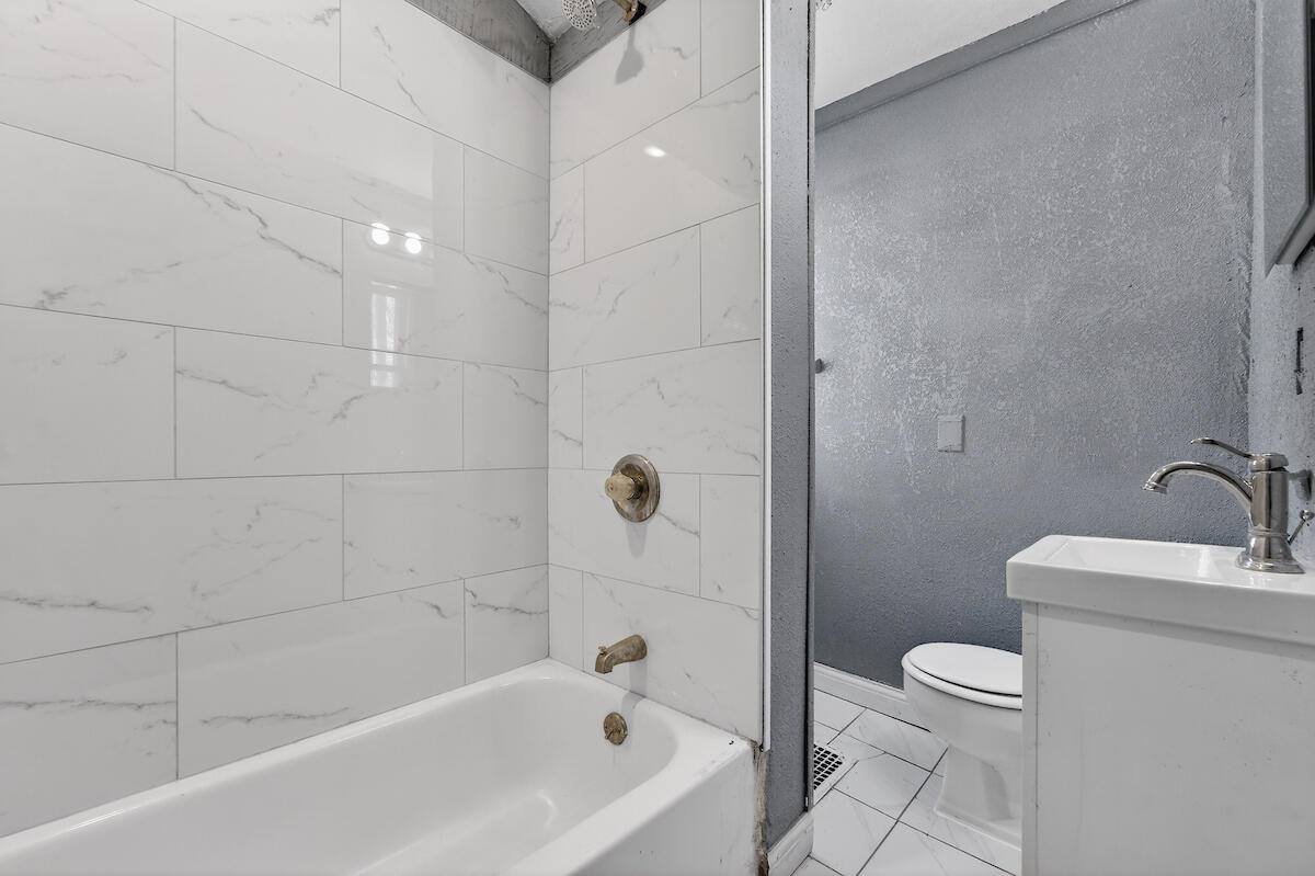 2673 South 14th St, Milwaukee, WI 53215