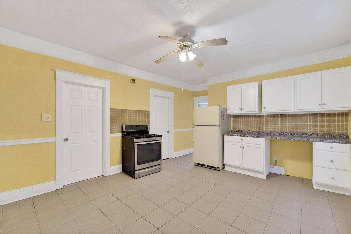 2673 South 14th St, Milwaukee, WI 53215