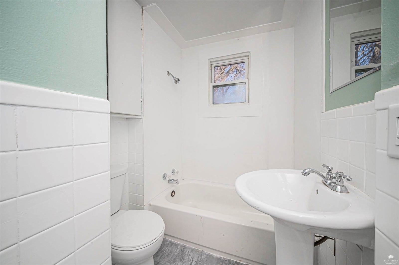 704 West 13th Street, Junction City, KS 66441