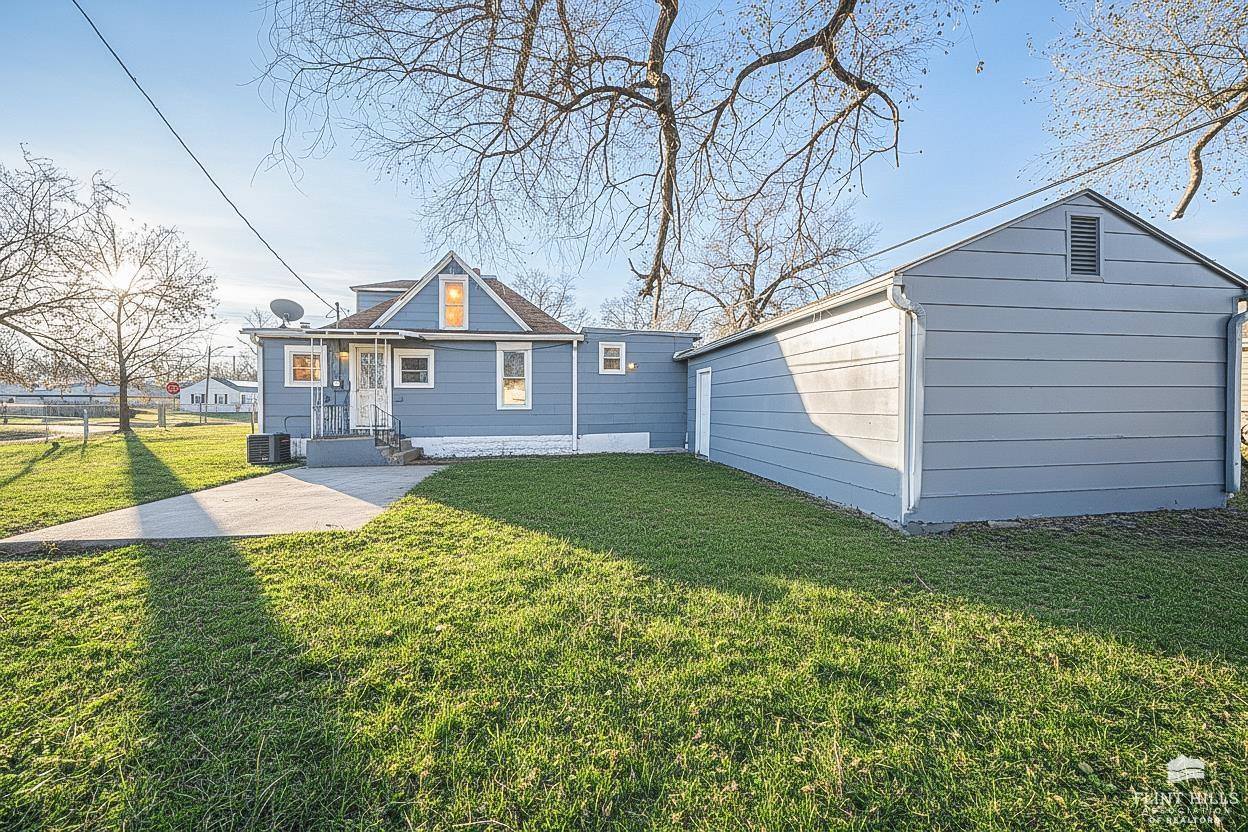 704 West 13th Street, Junction City, KS 66441