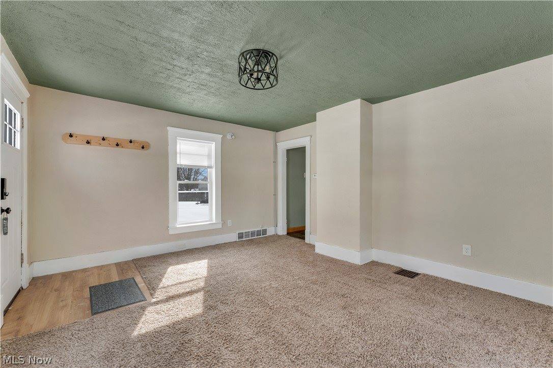 304 Baldwin Avenue, Niles, OH 44446