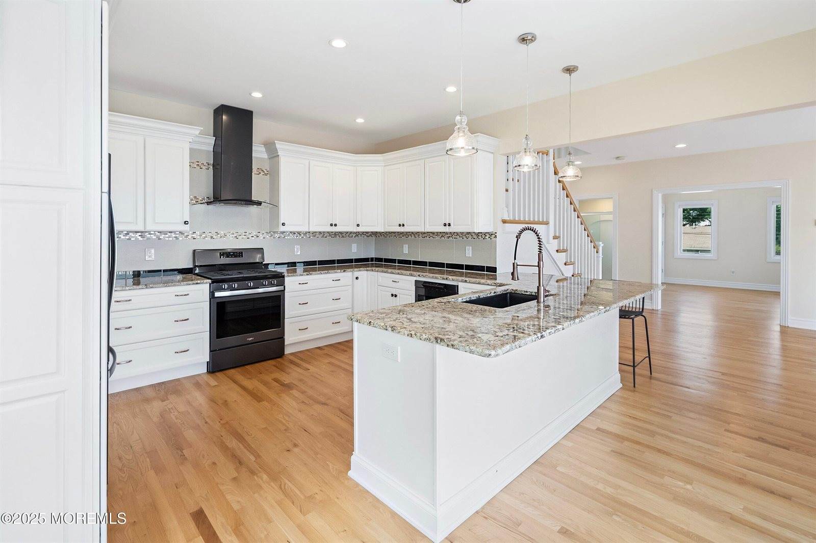 3 Grant Avenue, Rumson, NJ 07760