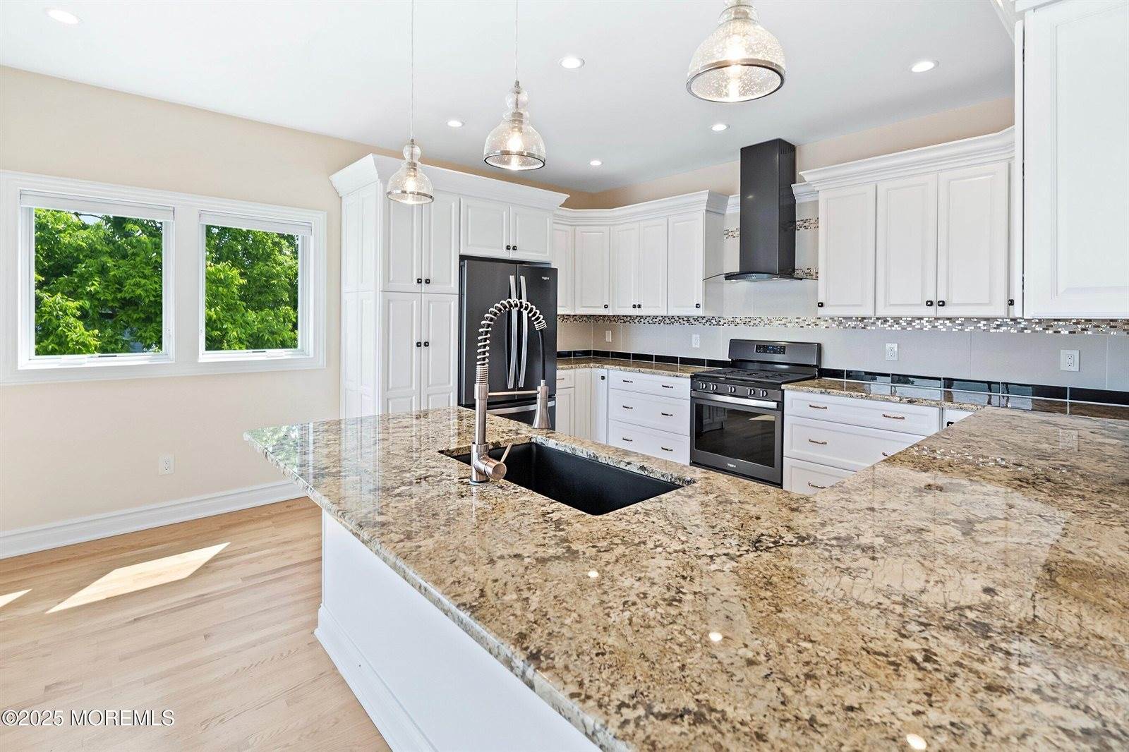 3 Grant Avenue, Rumson, NJ 07760