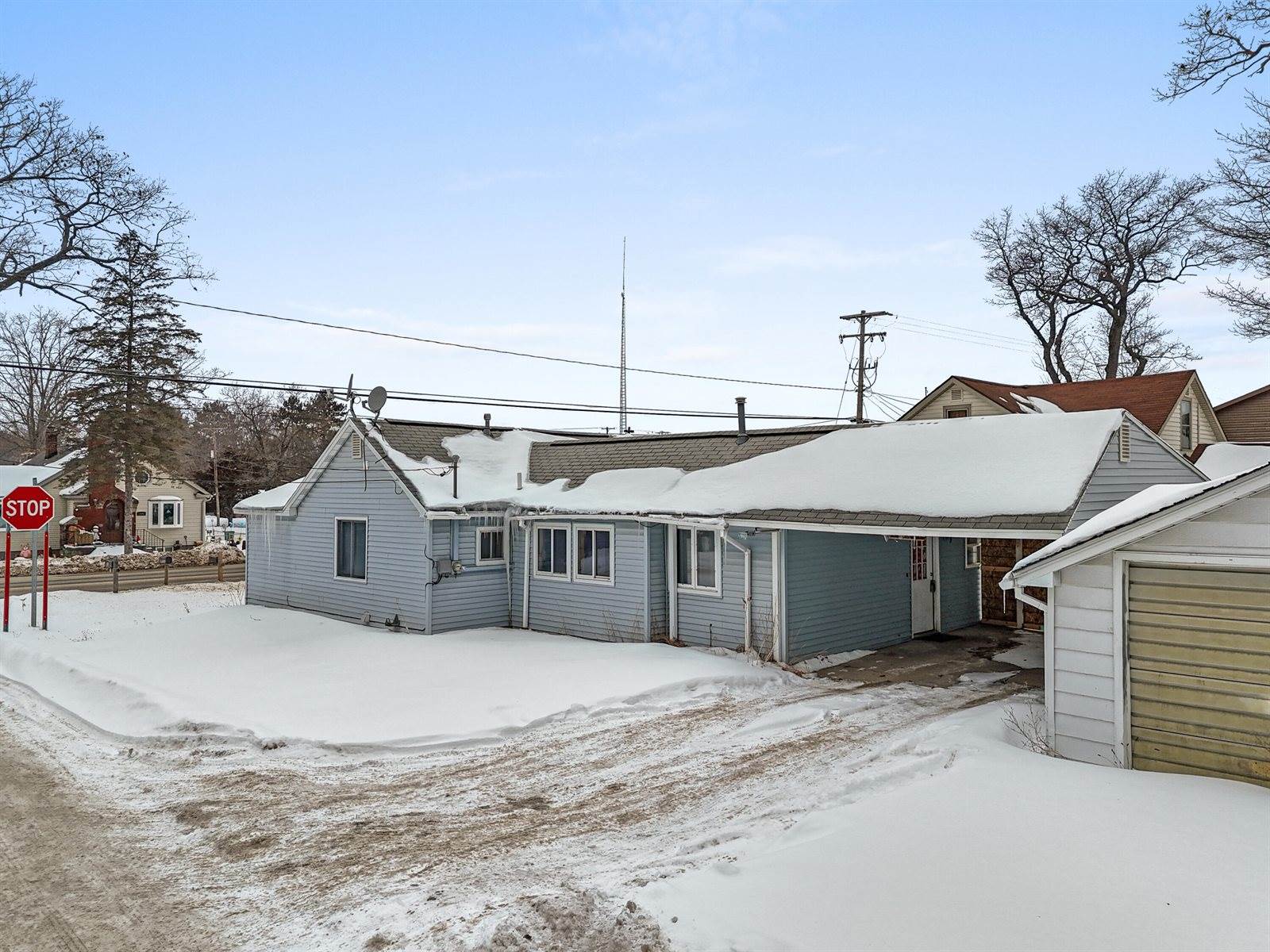 2613 South Gladwin Road, Prudenville, MI 48651