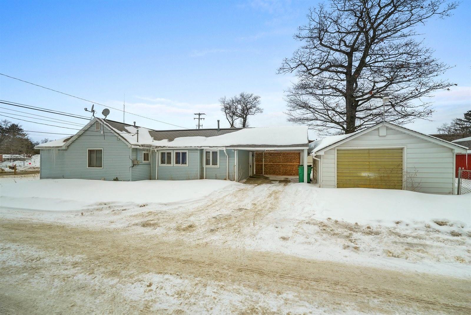 2613 South Gladwin Road, Prudenville, MI 48651