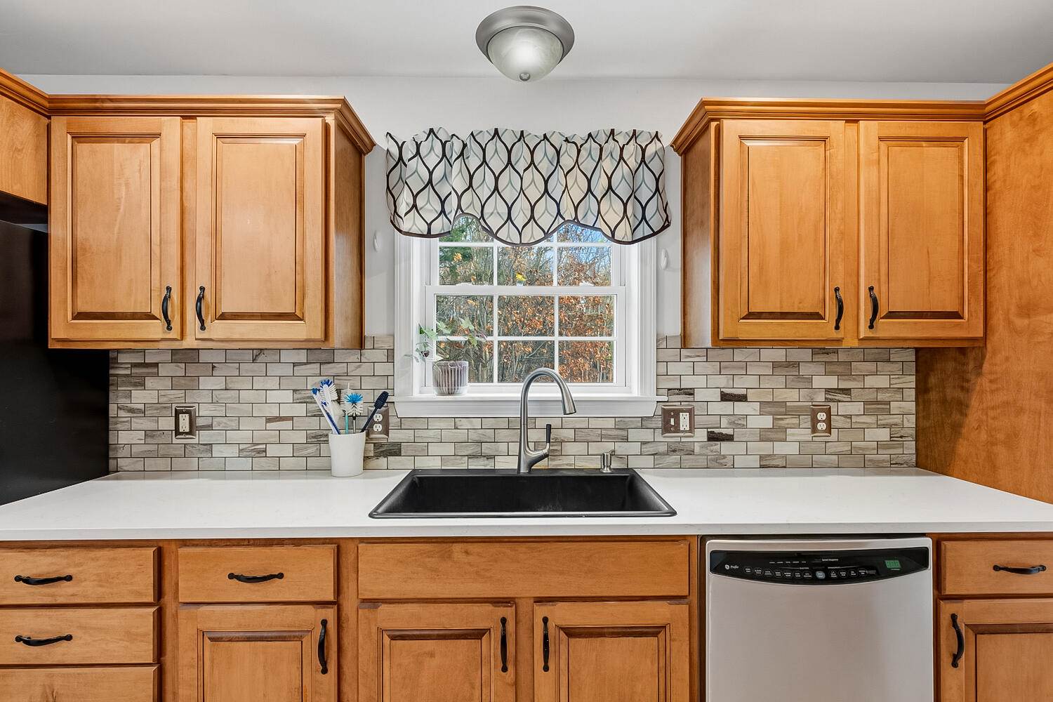 78 High Point Place, Bradley, ME 04411