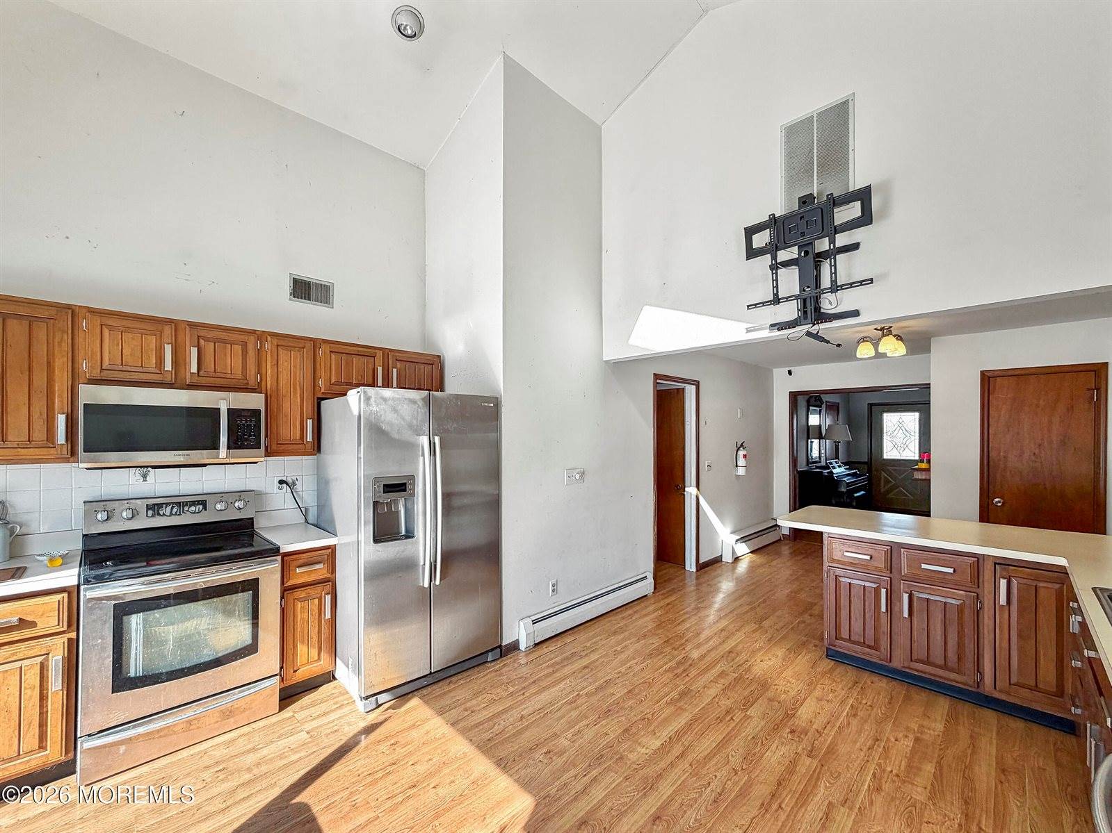 53 North Lakeside Avenue, Jackson, NJ 08527