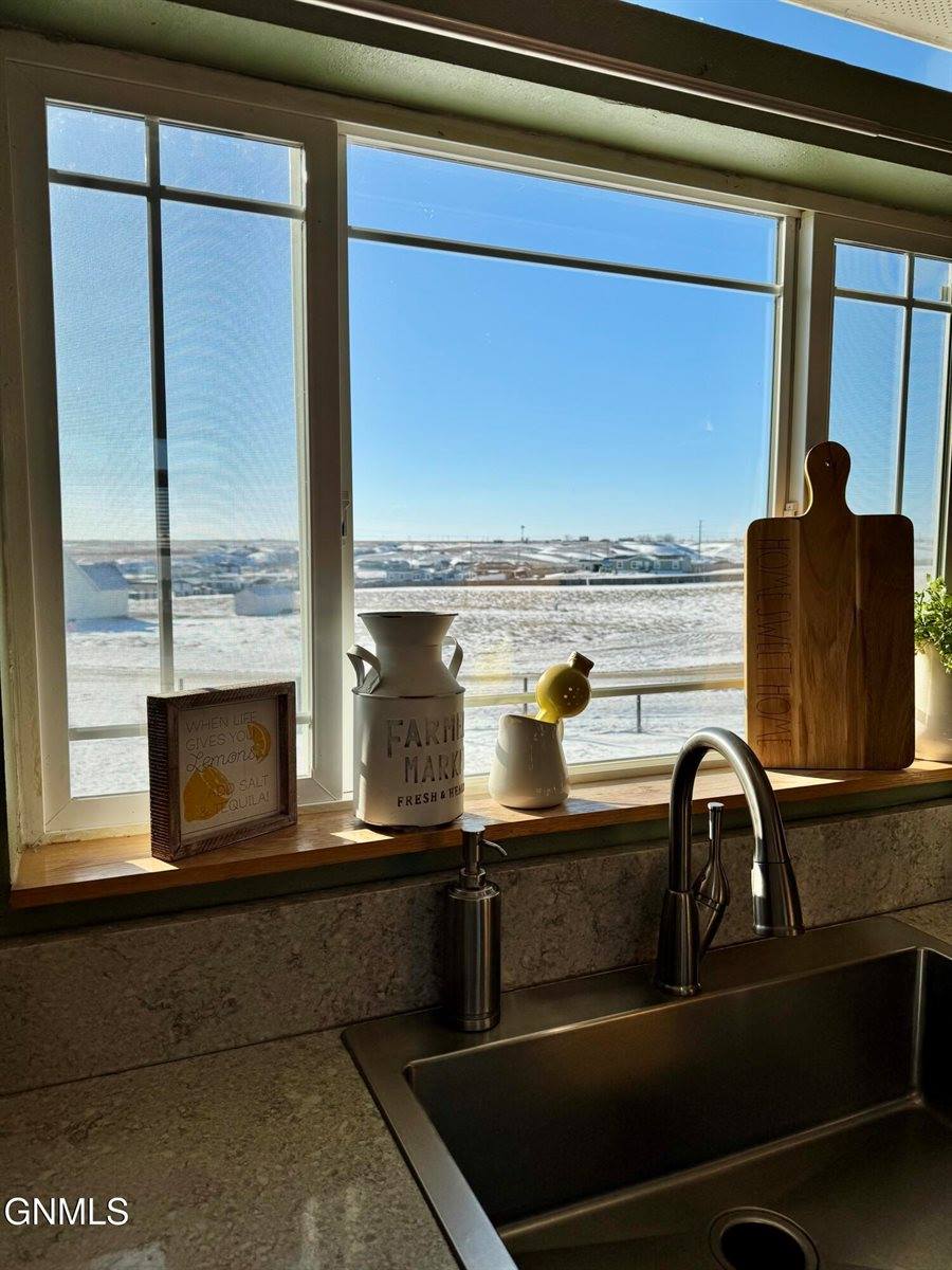 14088 Southview Drive, Williston, ND 58801