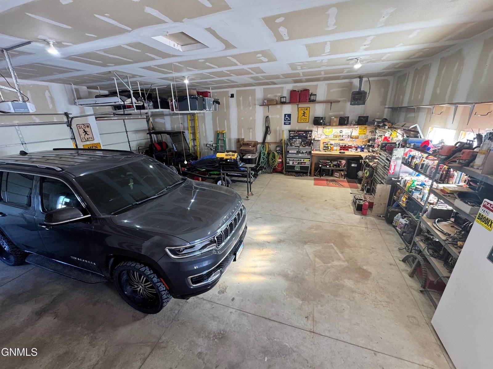 14088 Southview Drive, Williston, ND 58801