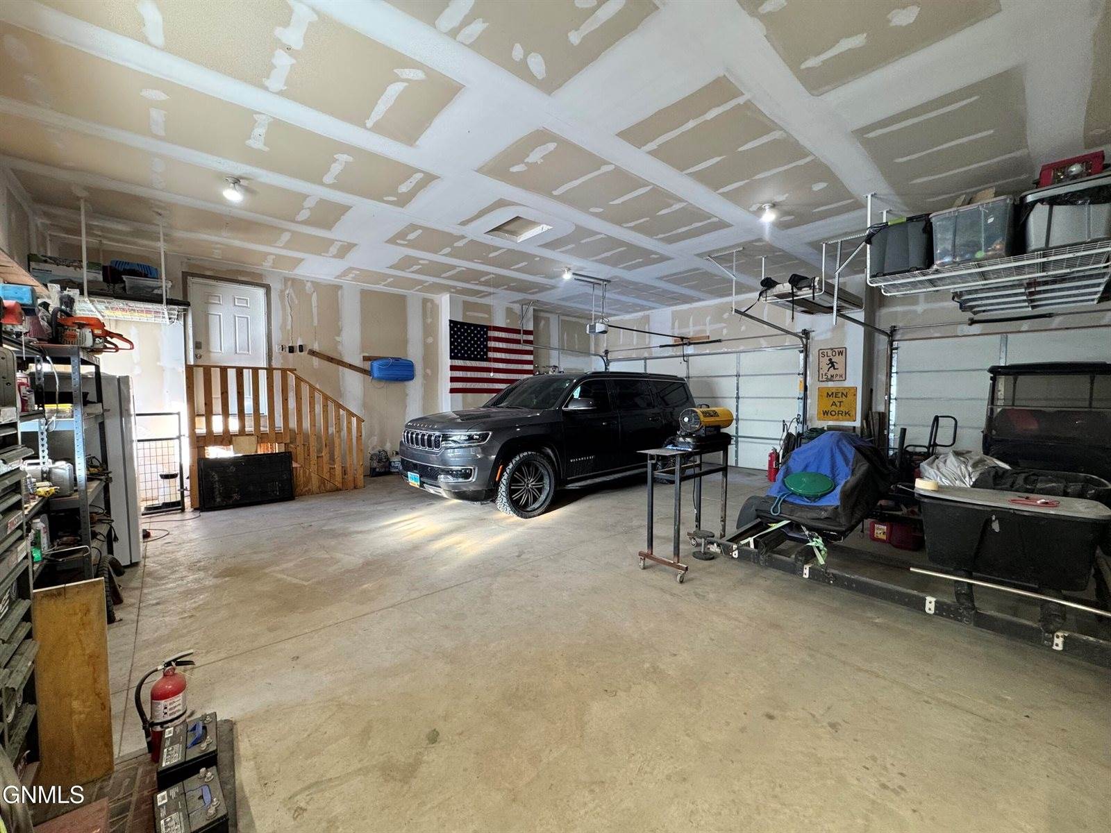 14088 Southview Drive, Williston, ND 58801