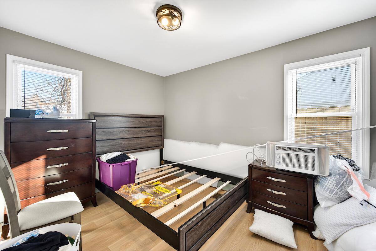 5720 W Thurston AVENUE, Milwaukee, WI 53218