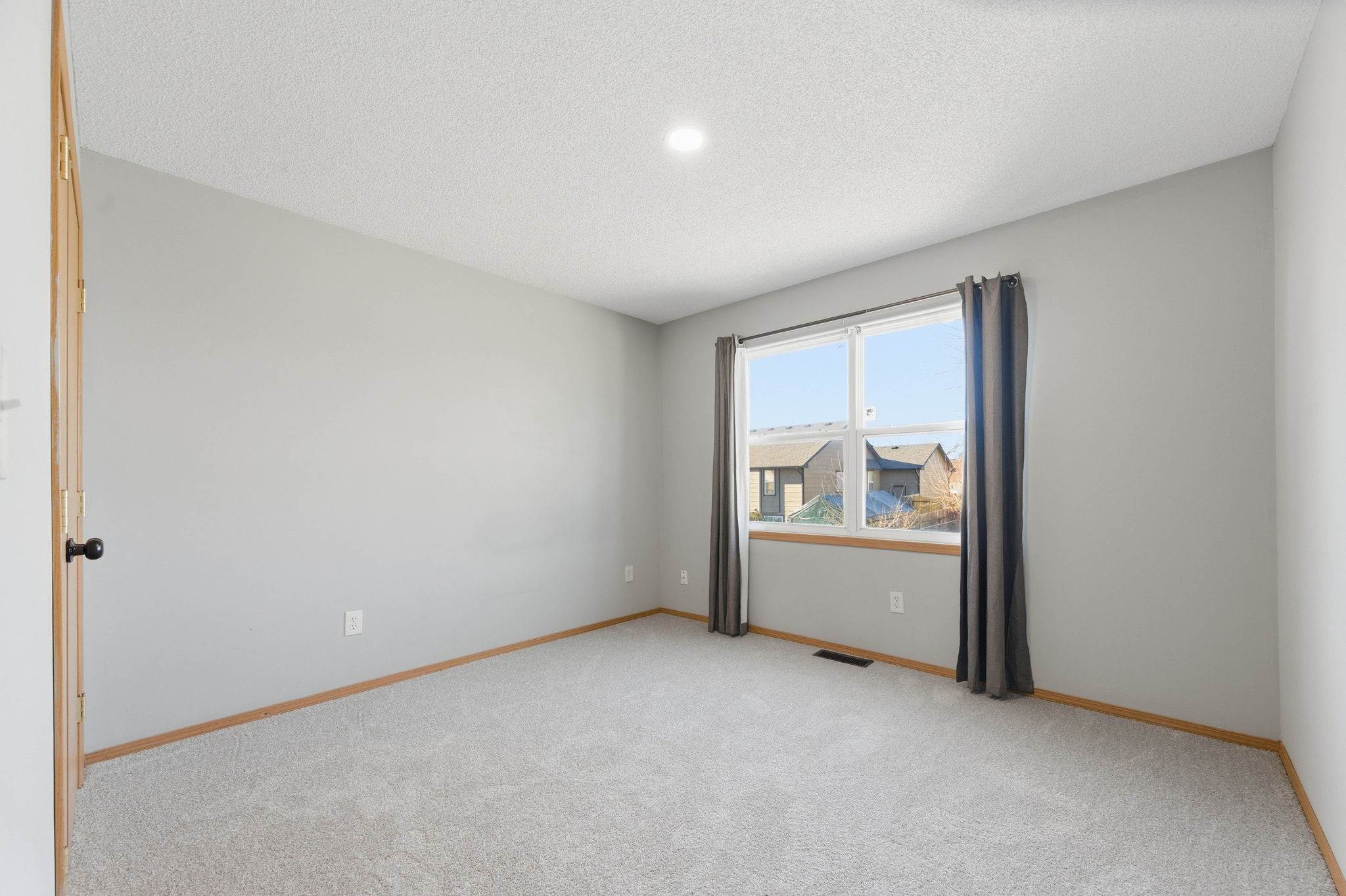 1018-1020 E Karla Ct, Haysville, KS 67060