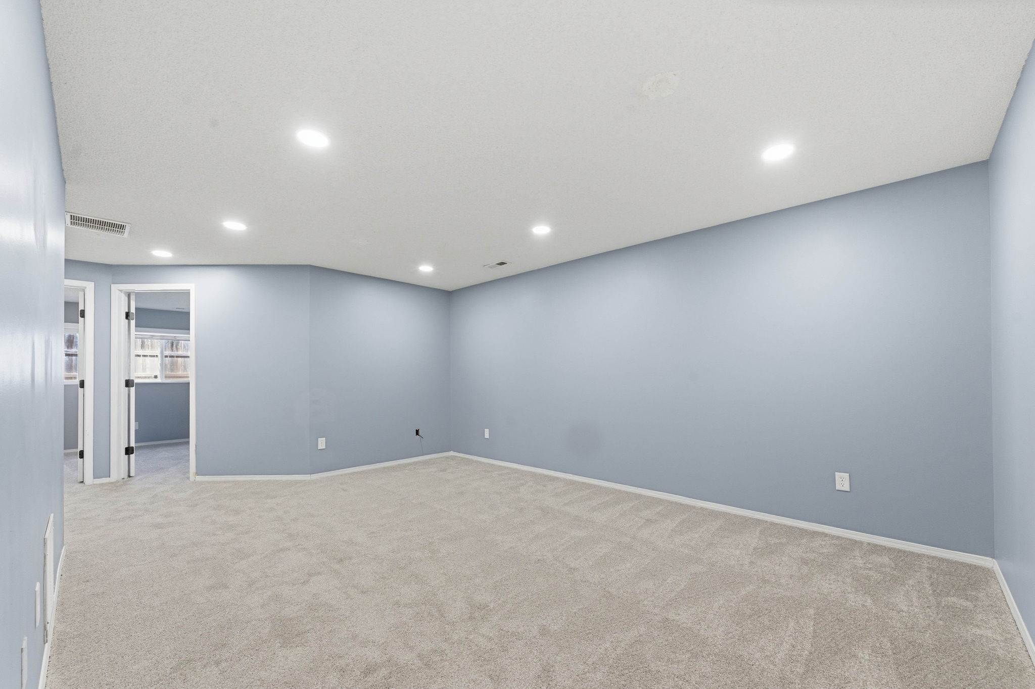 1018-1020 E Karla Ct, Haysville, KS 67060