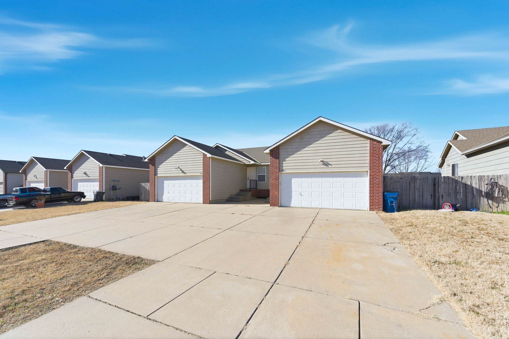 1018-1020 E Karla Ct, Haysville, KS 67060