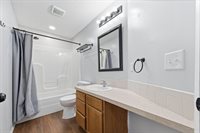 1018-1020 E Karla Ct, Haysville, KS 67060