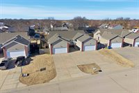 1018-1020 E Karla Ct, Haysville, KS 67060