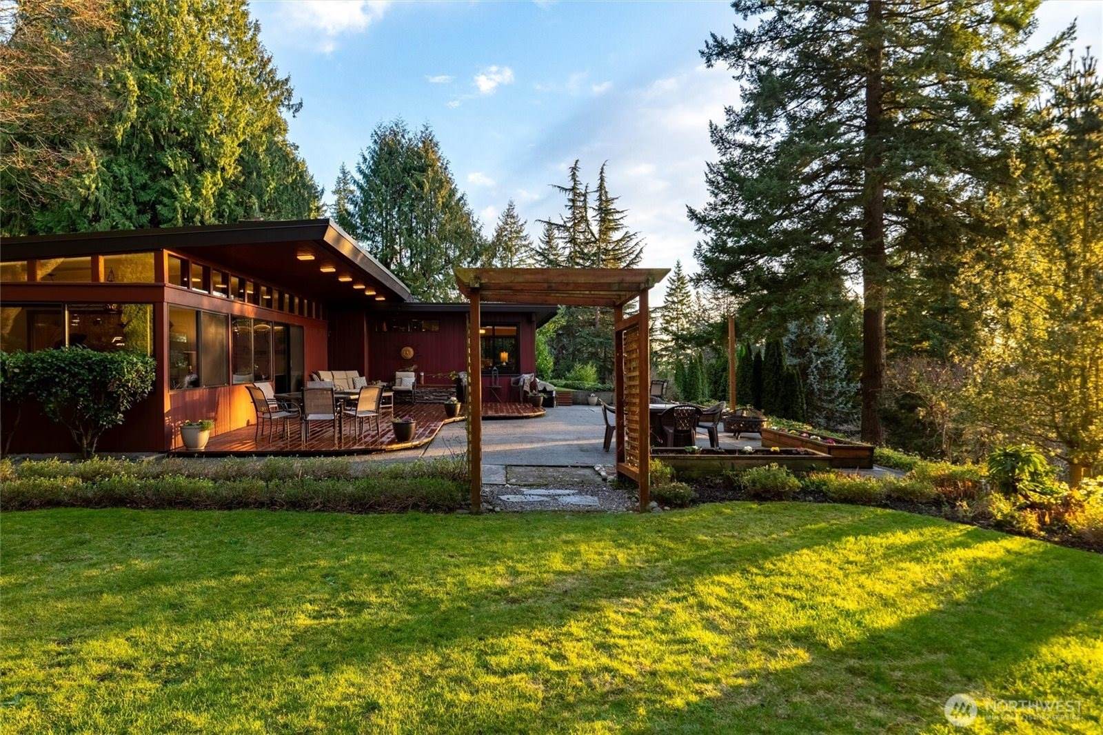 17368 Olympic Place, Mount Vernon, WA 98274