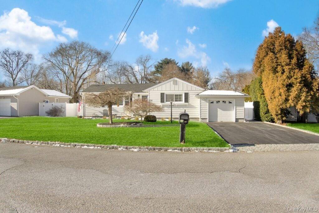 214 Avenue A, Brookhaven, NY 11779