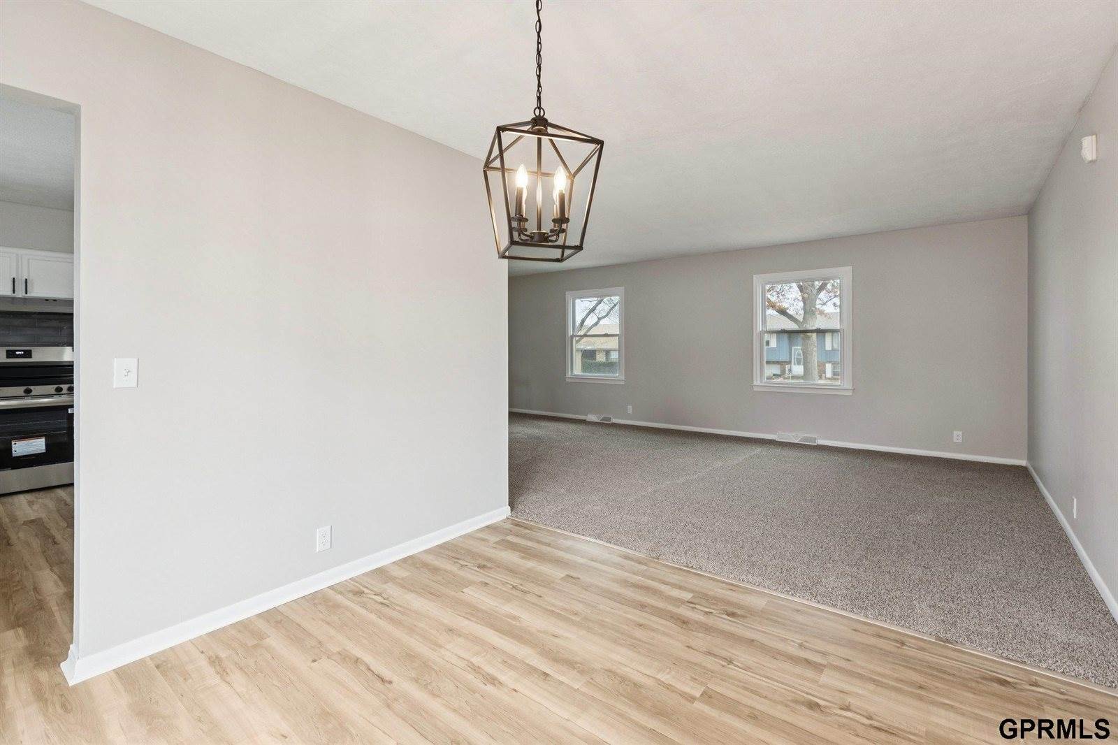 5330 South 105Th Street, Omaha, NE 68127