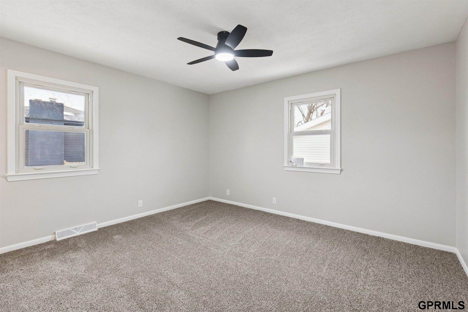 5330 South 105Th Street, Omaha, NE 68127