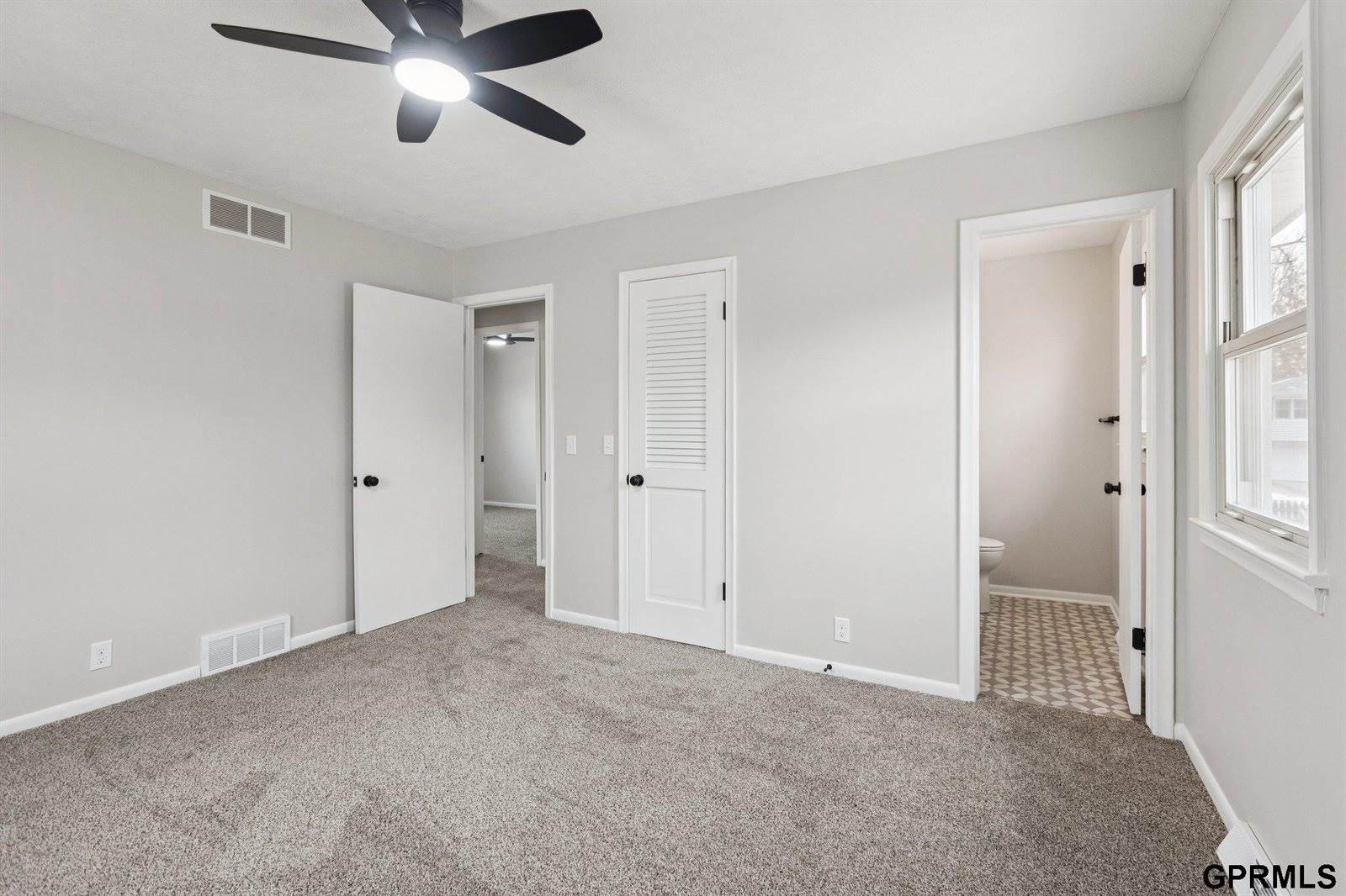 5330 South 105Th Street, Omaha, NE 68127