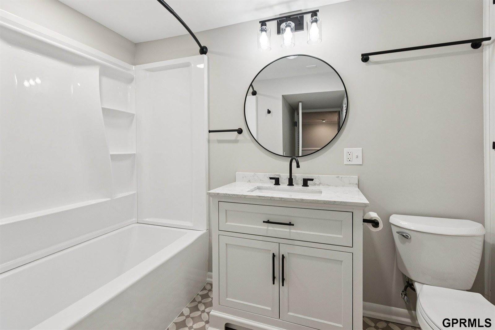 5330 South 105Th Street, Omaha, NE 68127