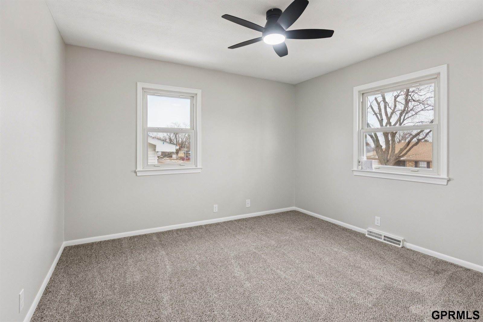 5330 South 105Th Street, Omaha, NE 68127